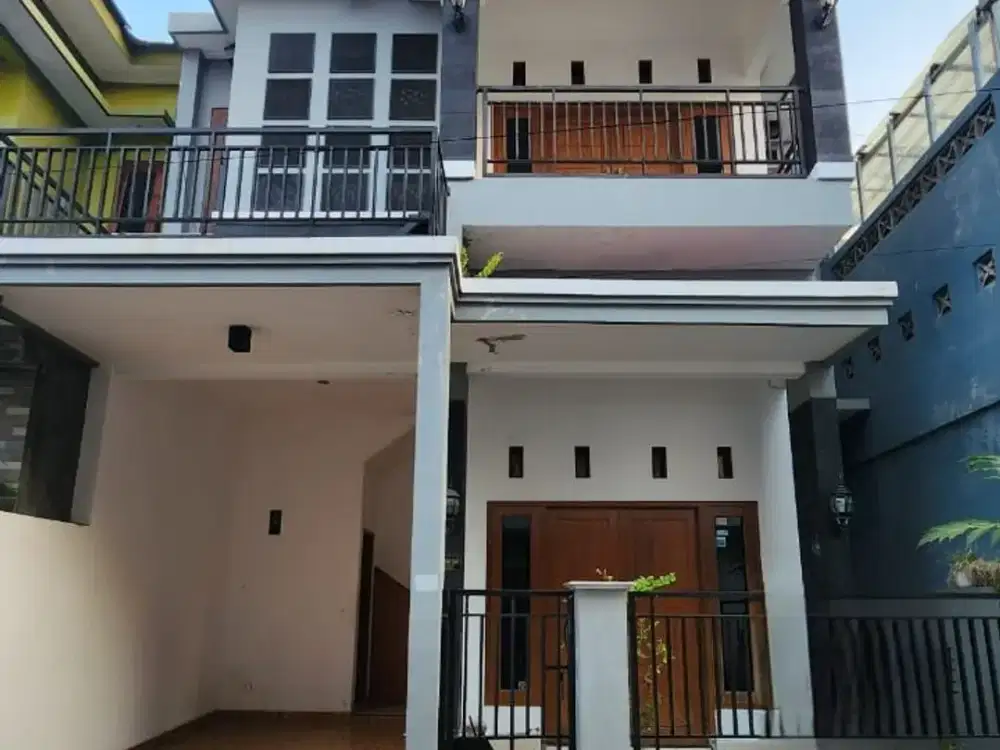 Rumah Cantik 2 Lantai di Tamansiswa Yogyakarta #Kode : RSH 138