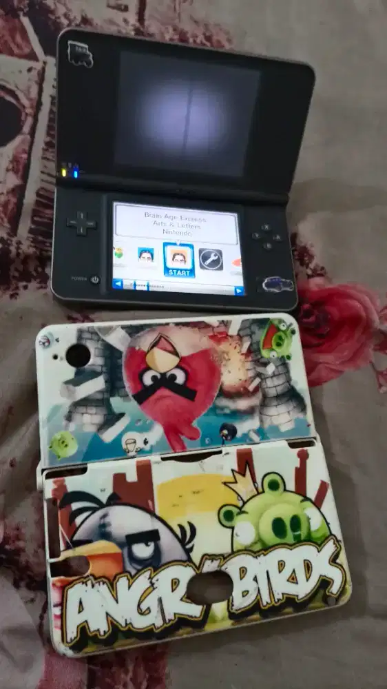 Konsol game Nintendo DS XL