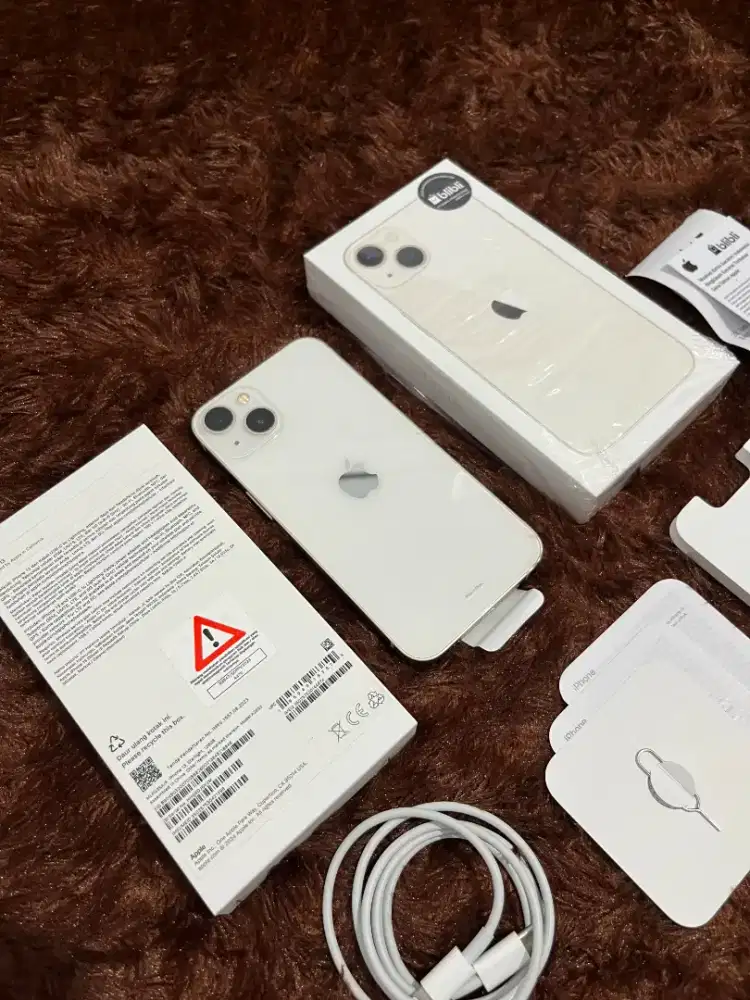 iPhone 13 128GB Resmi Garansi 27 September 2026 - Starlight