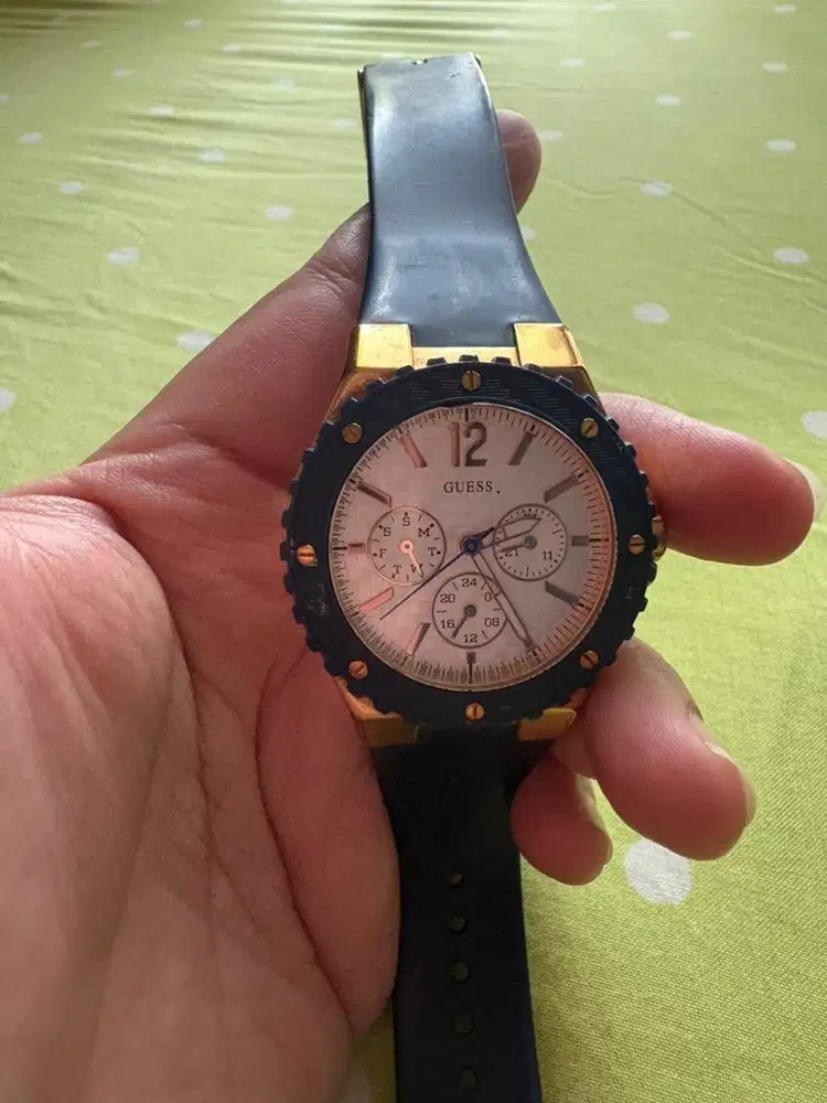 Jam tangan guess