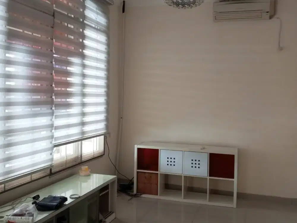 isewakan Rumah 2 Lantai Full Furnish Siap Huni di Cluster West Europe Green Lake City