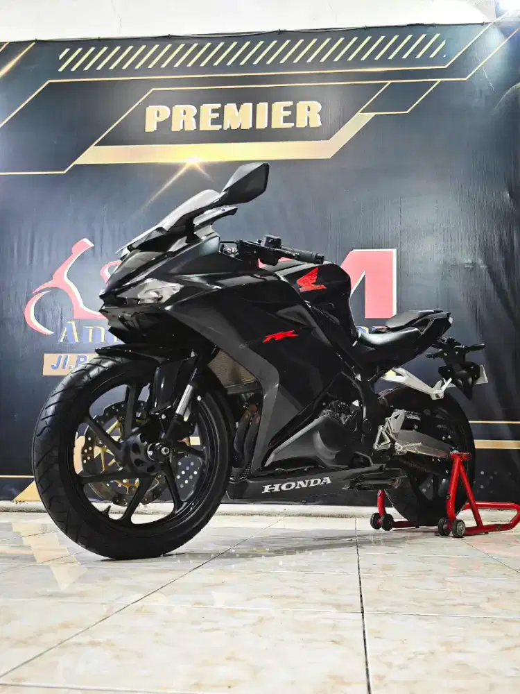 CBR250 RR Black fredom km.4rb glowing 2019 gas. Anugerah Motor Rungkut