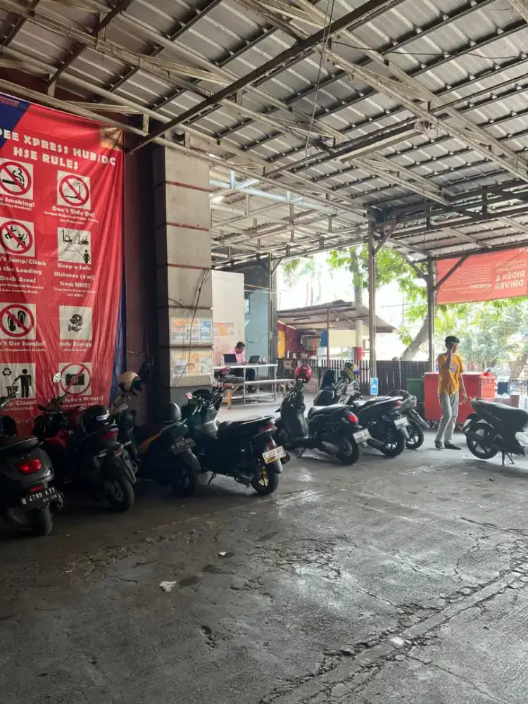 Gudang di Sentra Niaga Bulevar Hijau, Harapan Indah, Bekasi