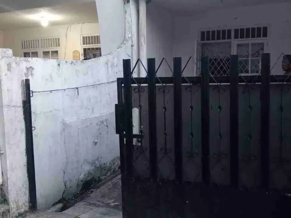 RUMAH SEWA BLOK A KEBAYORAN BARU JAKARTA SELATAN