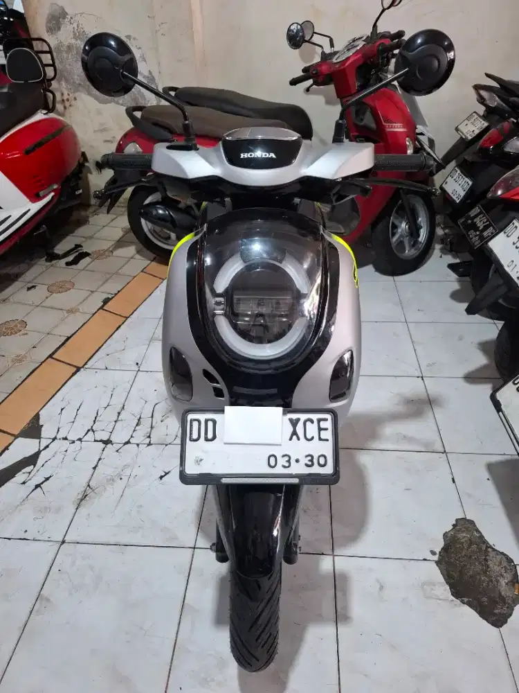 Honda Scoopy new 110cc 2025 silver hitam
