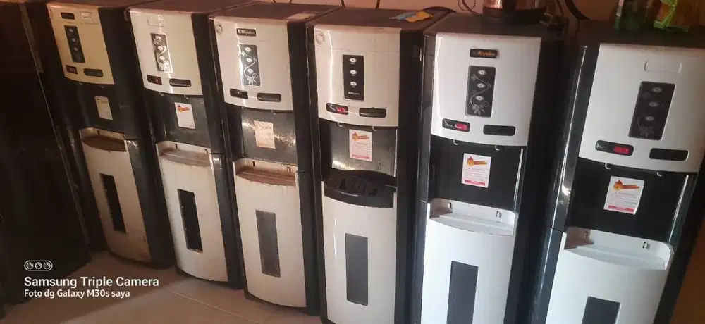 Dispenser Miyako Air Galon Bawah Hot and Cool Type WDP-300 Safety Lock
