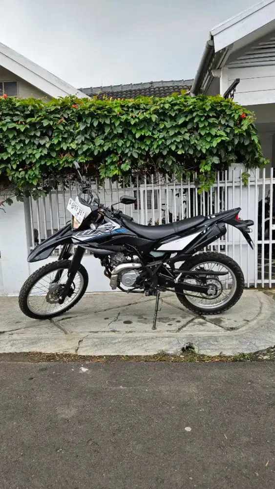 Yamaha WR 155, like new low KM
