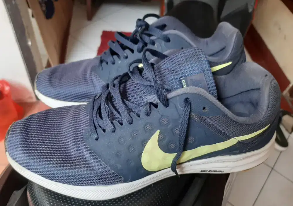 Sepatu NIKE second