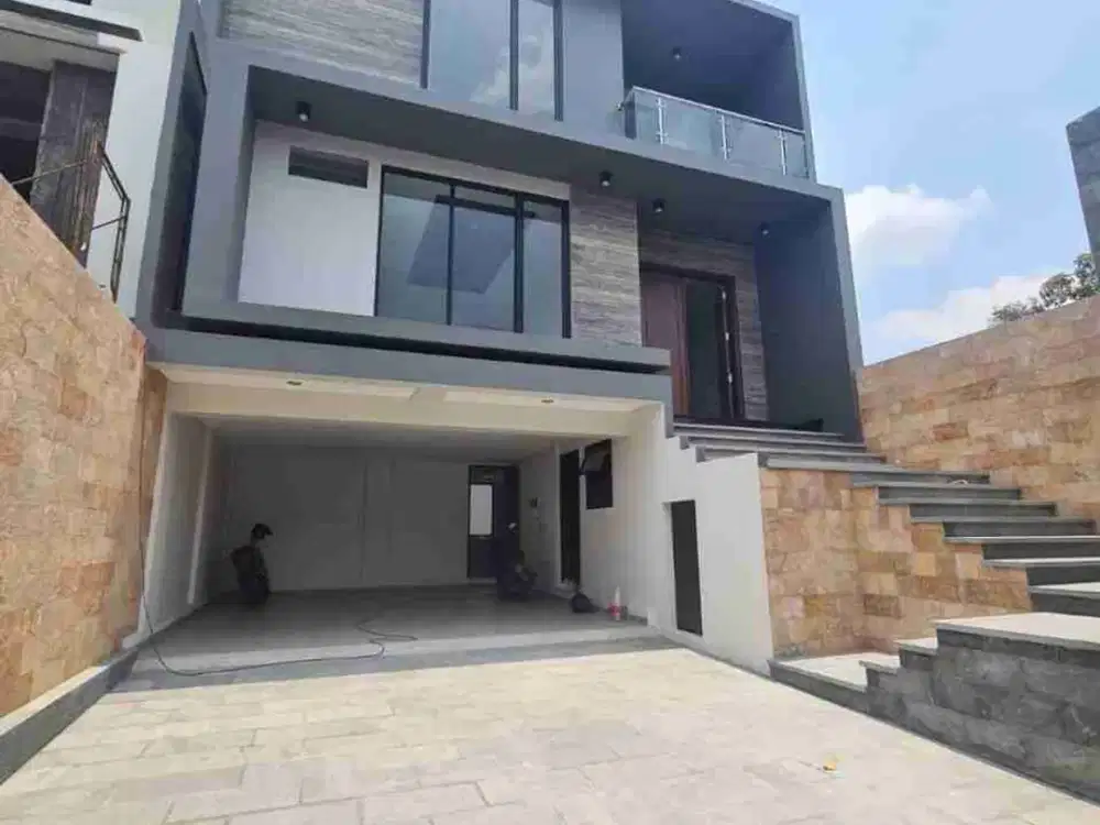 Rumah Baru Raya Babatan Pratama Wiyung dekat Royal Residence WBM