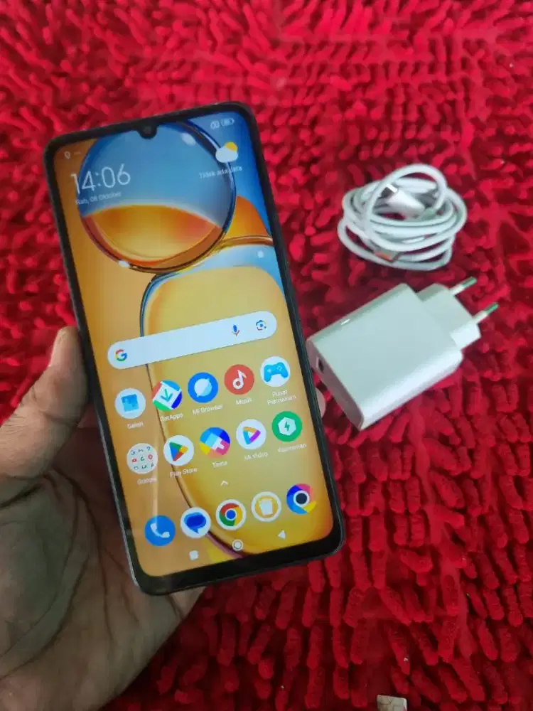 Poco C65 NFc ram 8+4/256 mulus hp charger