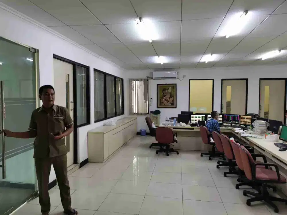 Disewakan Rumah Pluit Putra Raya uk 782m kosongan