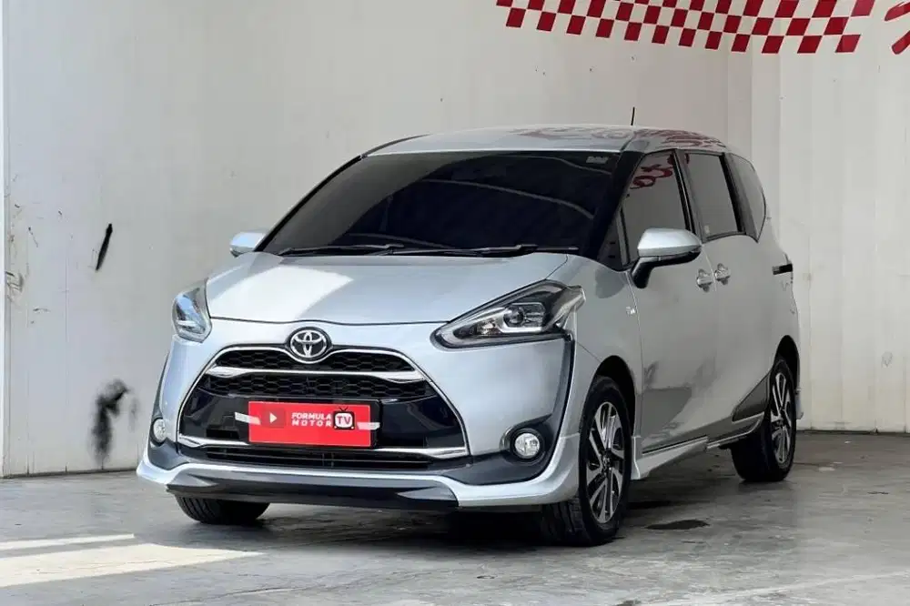 TOYOTA SIENTA Q A/T 2016 SILVER