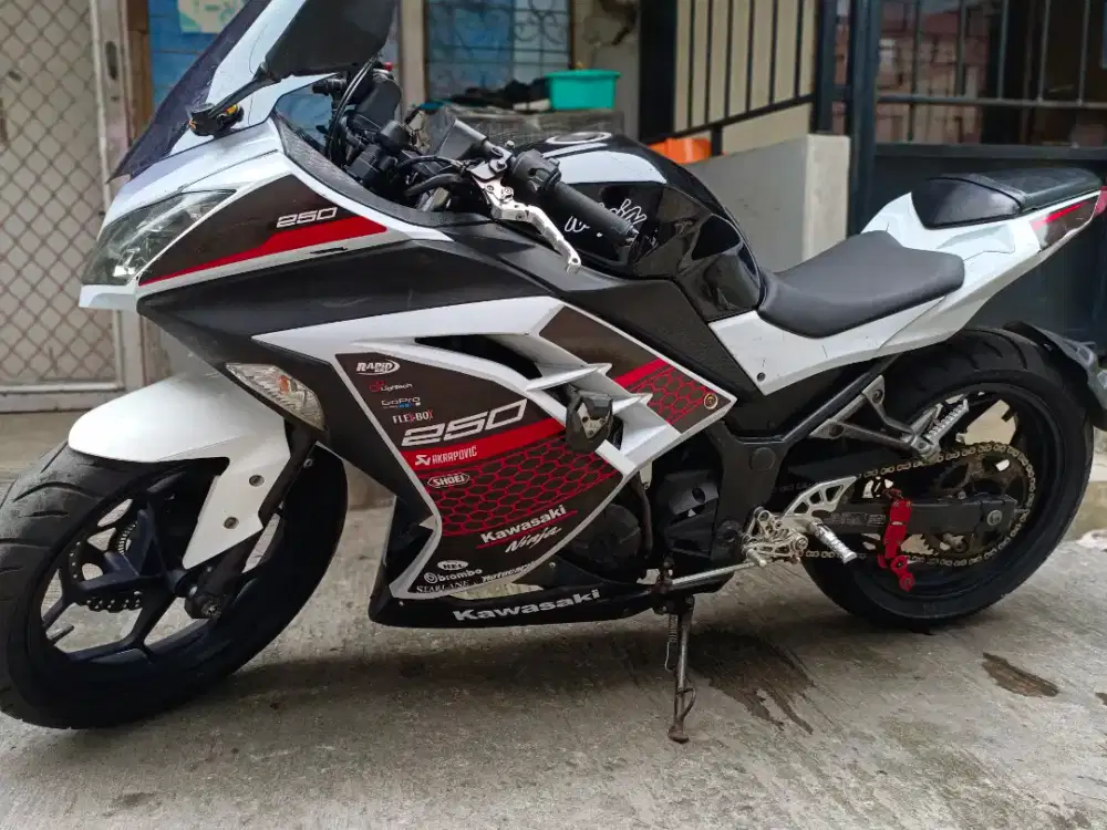 Kawasaki Ninja fi 250CC Dua Silinder Tahun 2013 ABS MesinHalus SiapGas