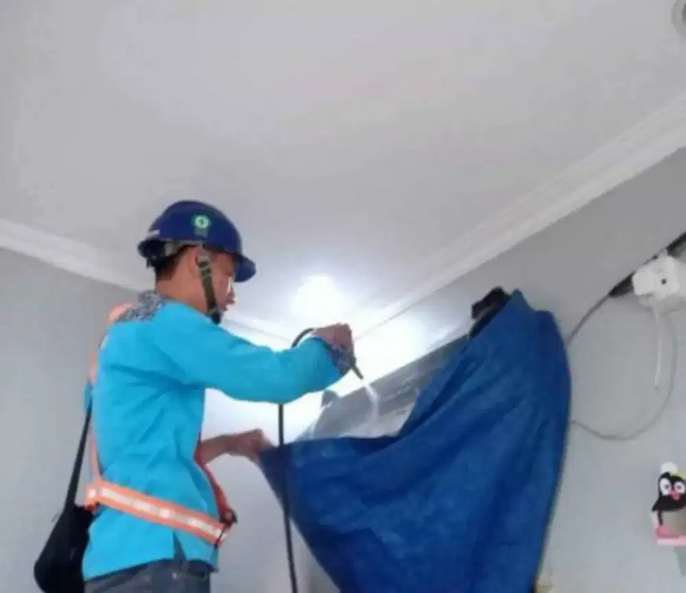 Service ac tidak dingin, bongkar pasang ac, cuci ac tambah freon vakum