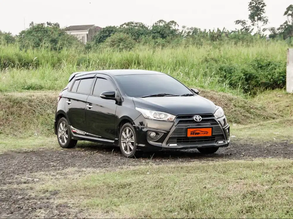 Toyota Yaris S TRD Sportivo 2015 hitam matic