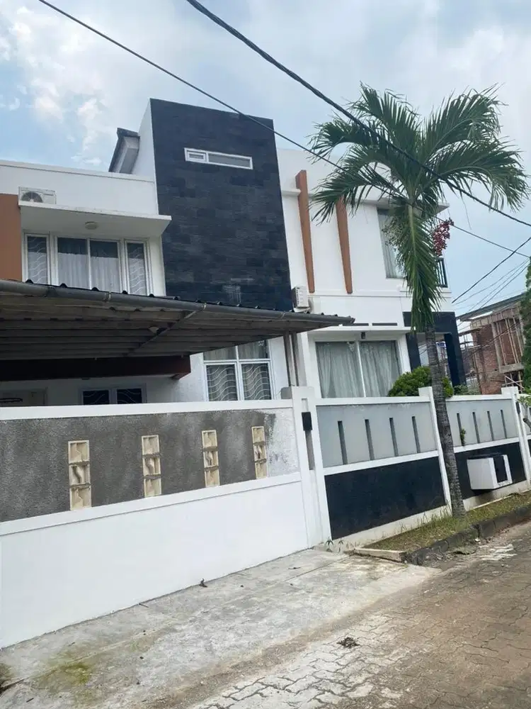DISEWAKAN RUMAH DI BINTARO BAGUS SIAP HUNI 2 LANTAI