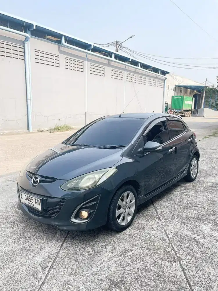 Mazda V 1.5 Automatic Cbu