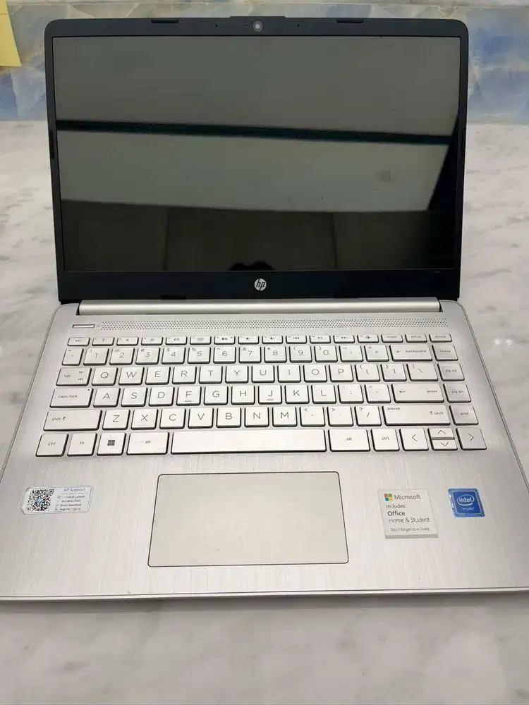 Laptop HP kondisi mulus jarang dipakai