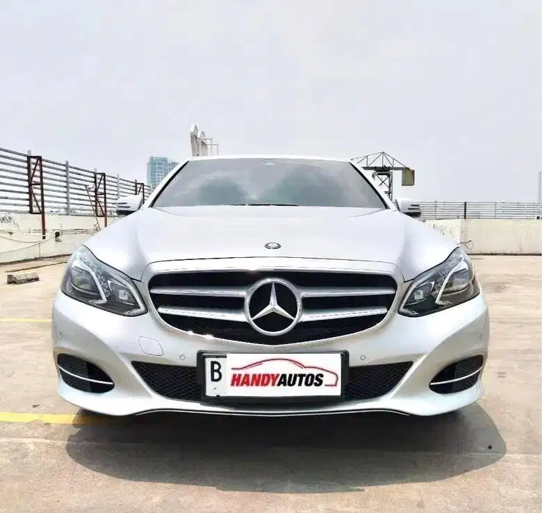Mercedes Benz E250 Tahun 2014 Matic Silver