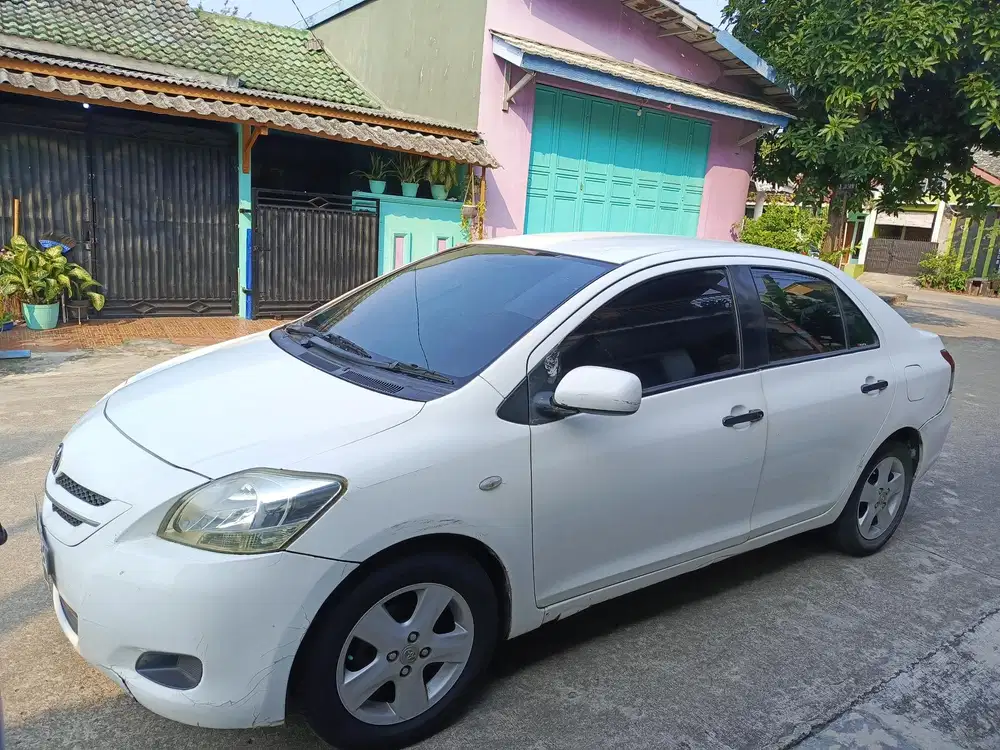 Toyota Limo 2010 Bensin