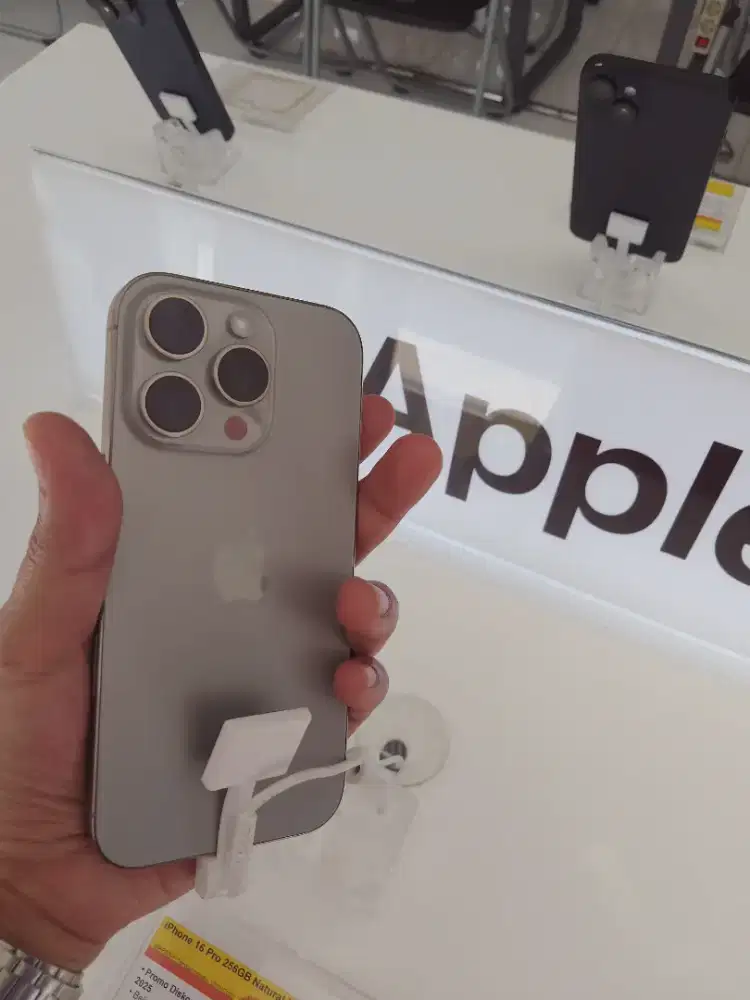 Kredit hp iPhone 16 Pro ram 256GB