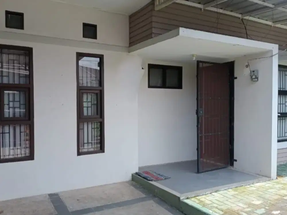 Dijual Rumah Siap Huni di Taman Kopo Ketapang