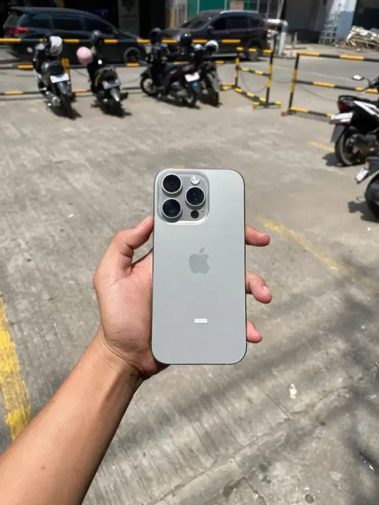 Second like new iphone 16pro 256gb garansi resmi ibox !!!