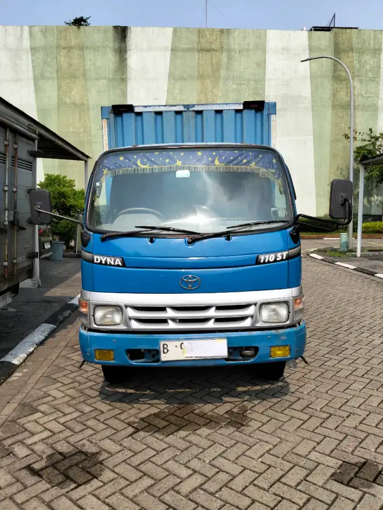 Toyota Dyna Rino engkel box 2008