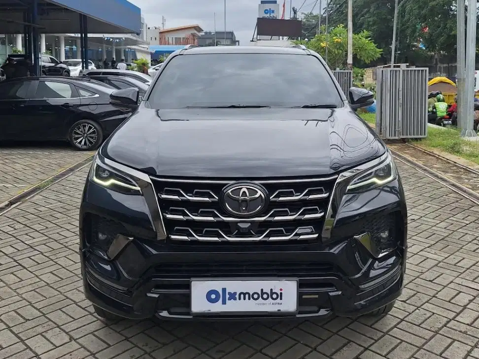 DP MURAH Toyota Fortuner 2.8 4x2 GR Sport DSL Solar-AT 2022 CTJFB
