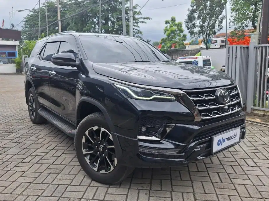 DP MURAH Toyota Fortuner 2.8 4x2 GR Sport DSL Solar-AT 2022 CTJFB