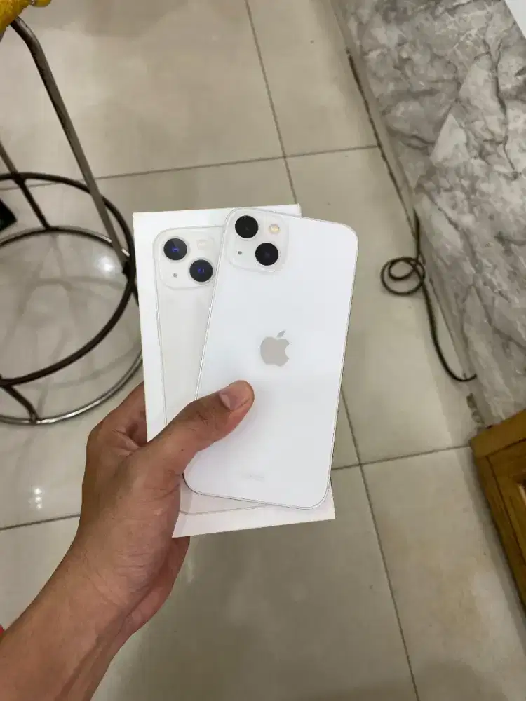 Second like new iphone 13 128gb garansi resmi ibox