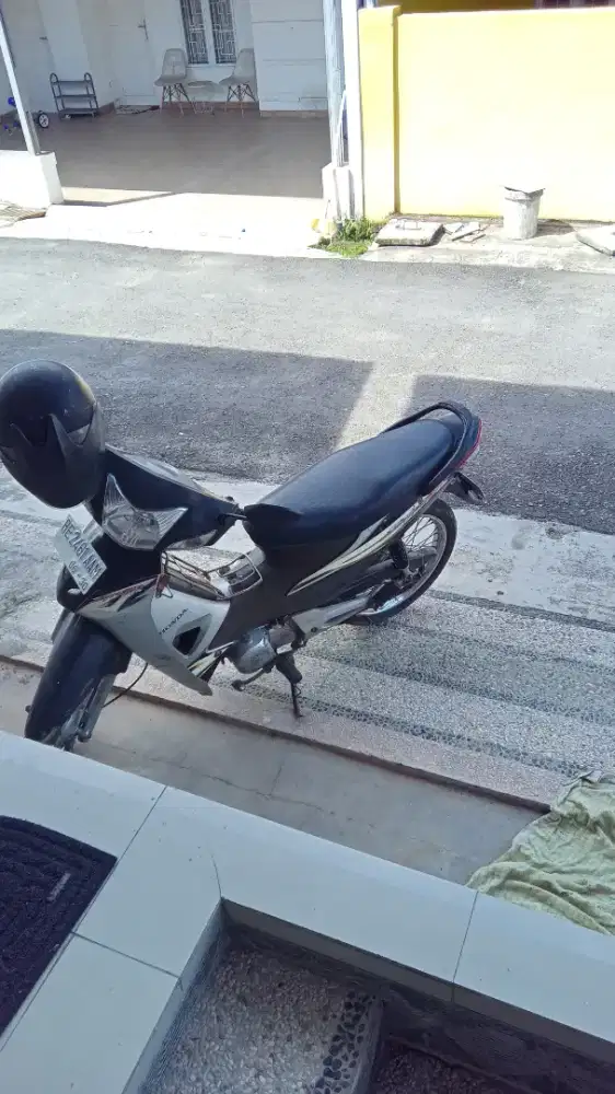 Supra fit, motor bapak.