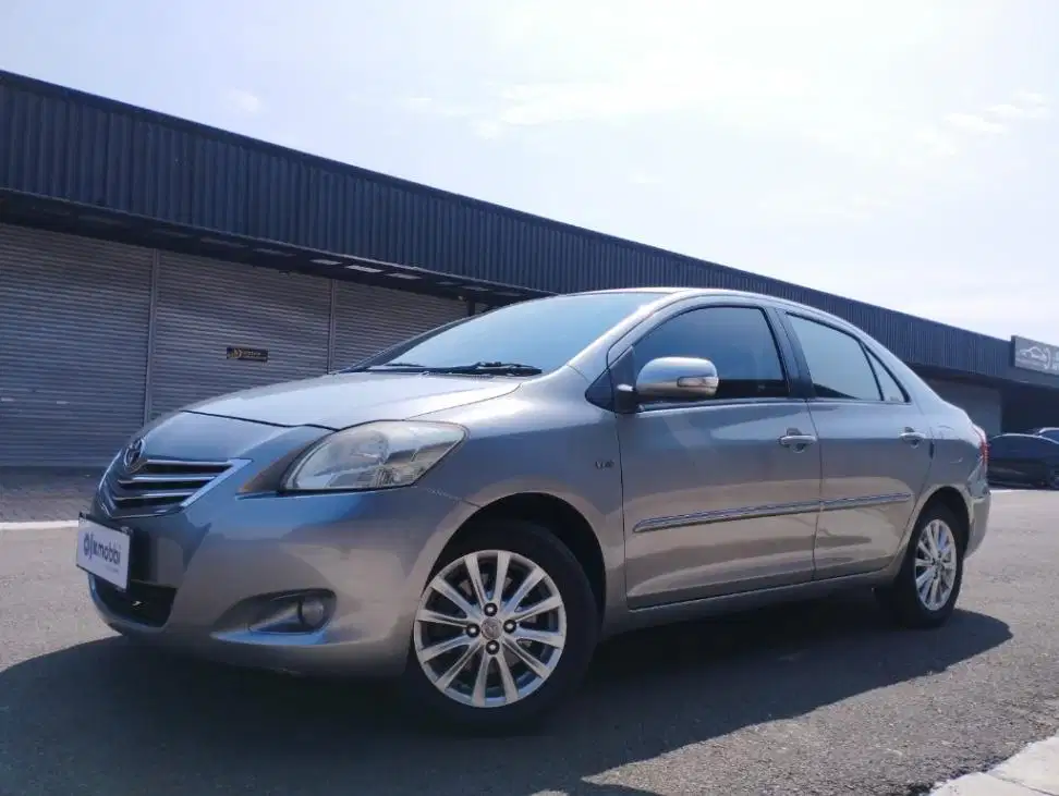 DP Rendah  5JT - Toyota Vios 1.5 G Bensin-AT 2010 Silver