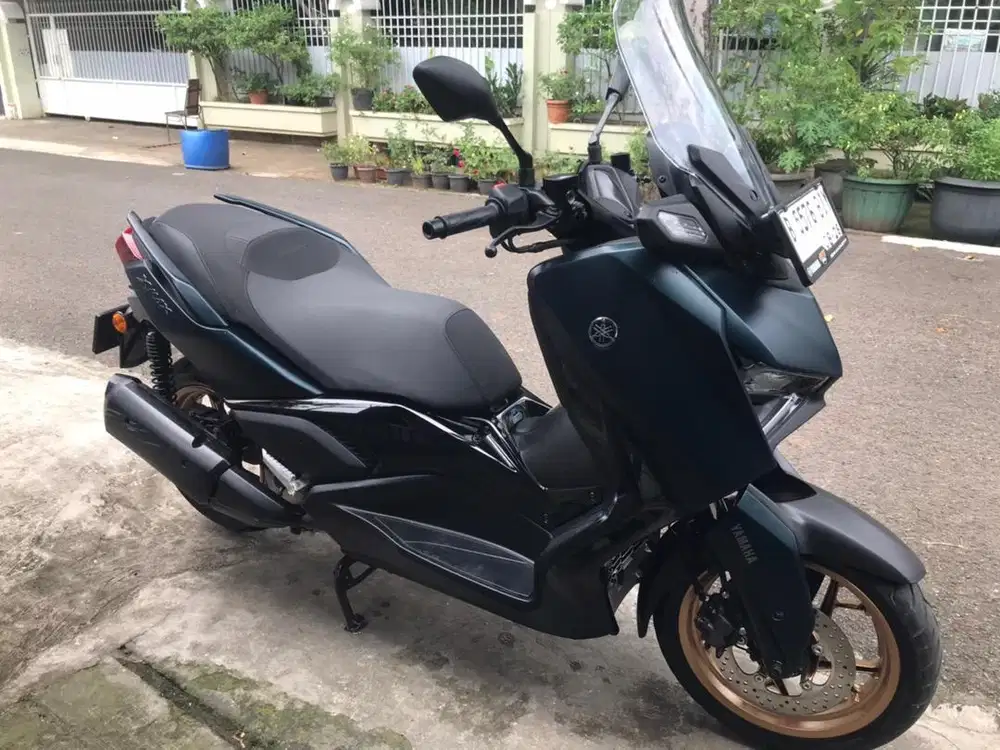 Yamaha Xmax 2023 connected verry low KM