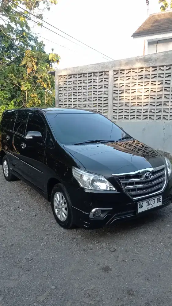 Inova bensin tipe V Luxury matic 2014