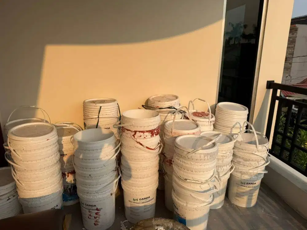 EMBER BEKAS CAT UKURAN 1 PAIL/25kg lENGKAP DENGAN TUTUP