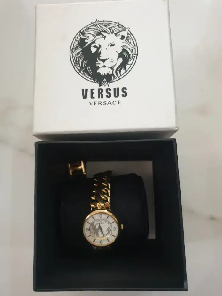 JAM TANGAN WANITA Gold VERSUS By Versace ASLI 100% + DUS