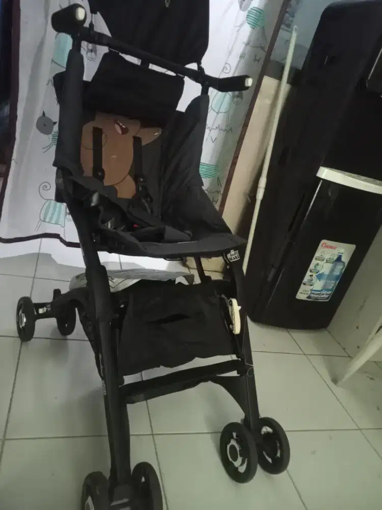 Stroller bayi pockit urbini