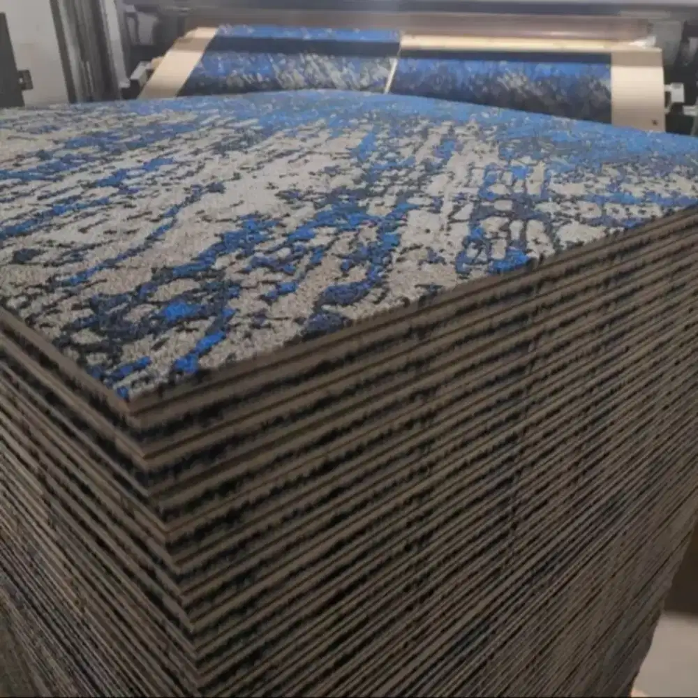 Karpet tile ukuran 50x50.cm