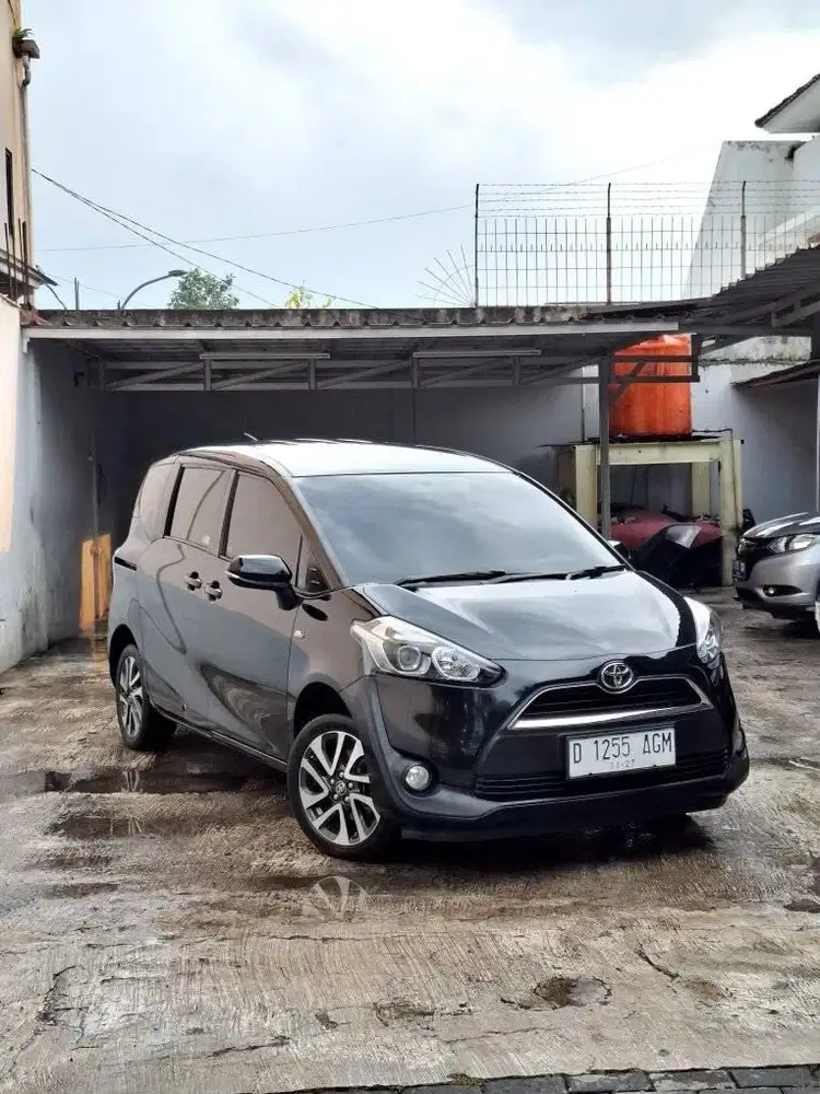 Dp 16 jt Toyota Sienta V matic 2018