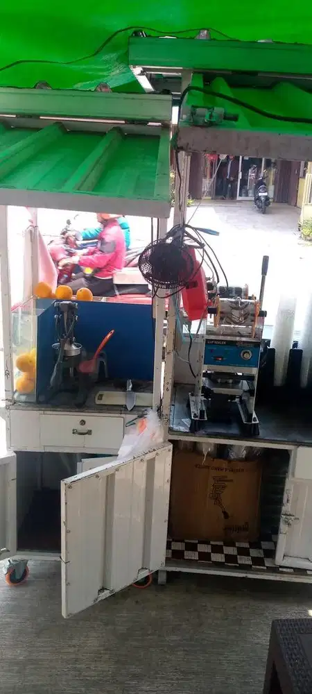 Lowongan Kerja Tenaga Penjual Es teh Manis & Jeruk Peras
