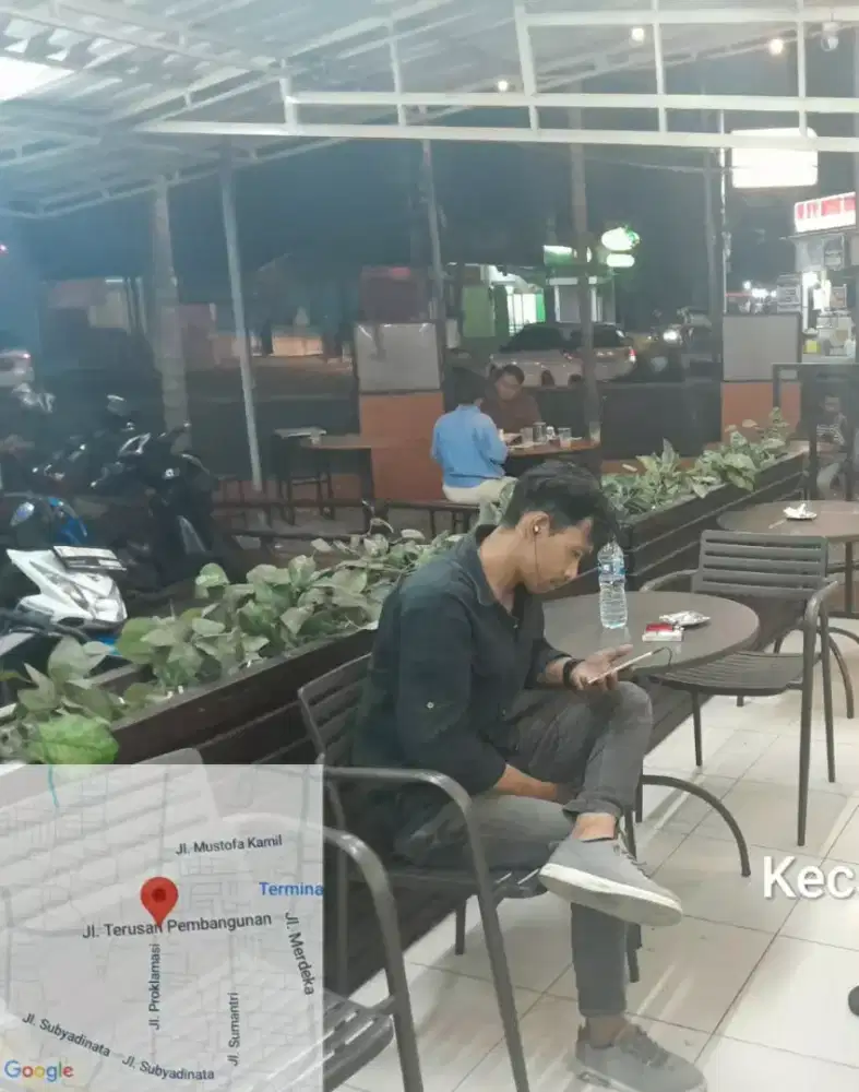 Pak ibu saya butuh kerjaan.krjaan apa aja asalkan halal buat keluarga
