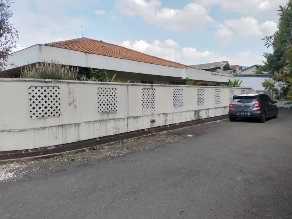 A146 Jual BU Dibawah NJOP Rumah Lama Hitung Tanah di Radio Dalam