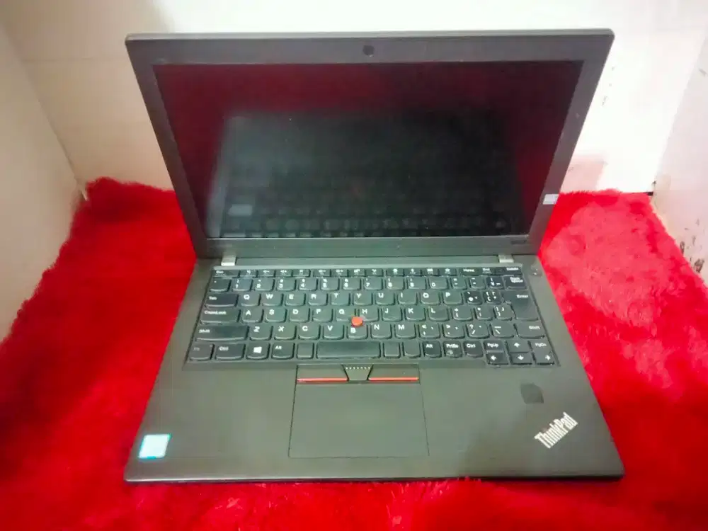 Laptop Murmer Thinkpad X270/core i3 gen7/RAM 8gb/SSD256gb/dual batre