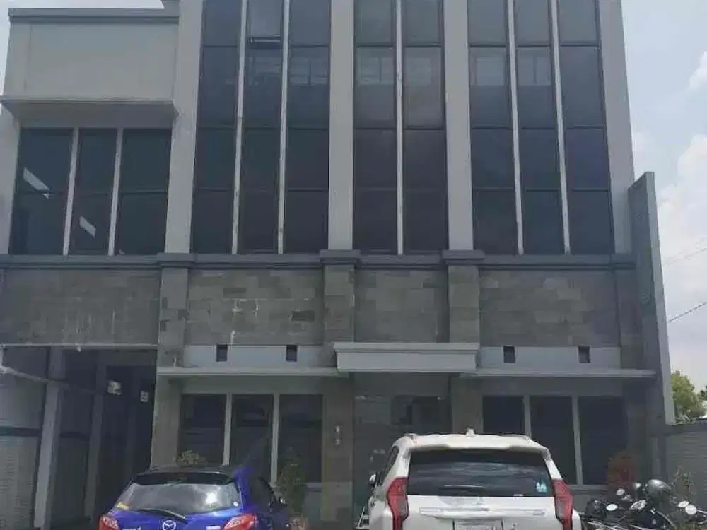 Disewakan bangunan 2 lantai strategis dijogja