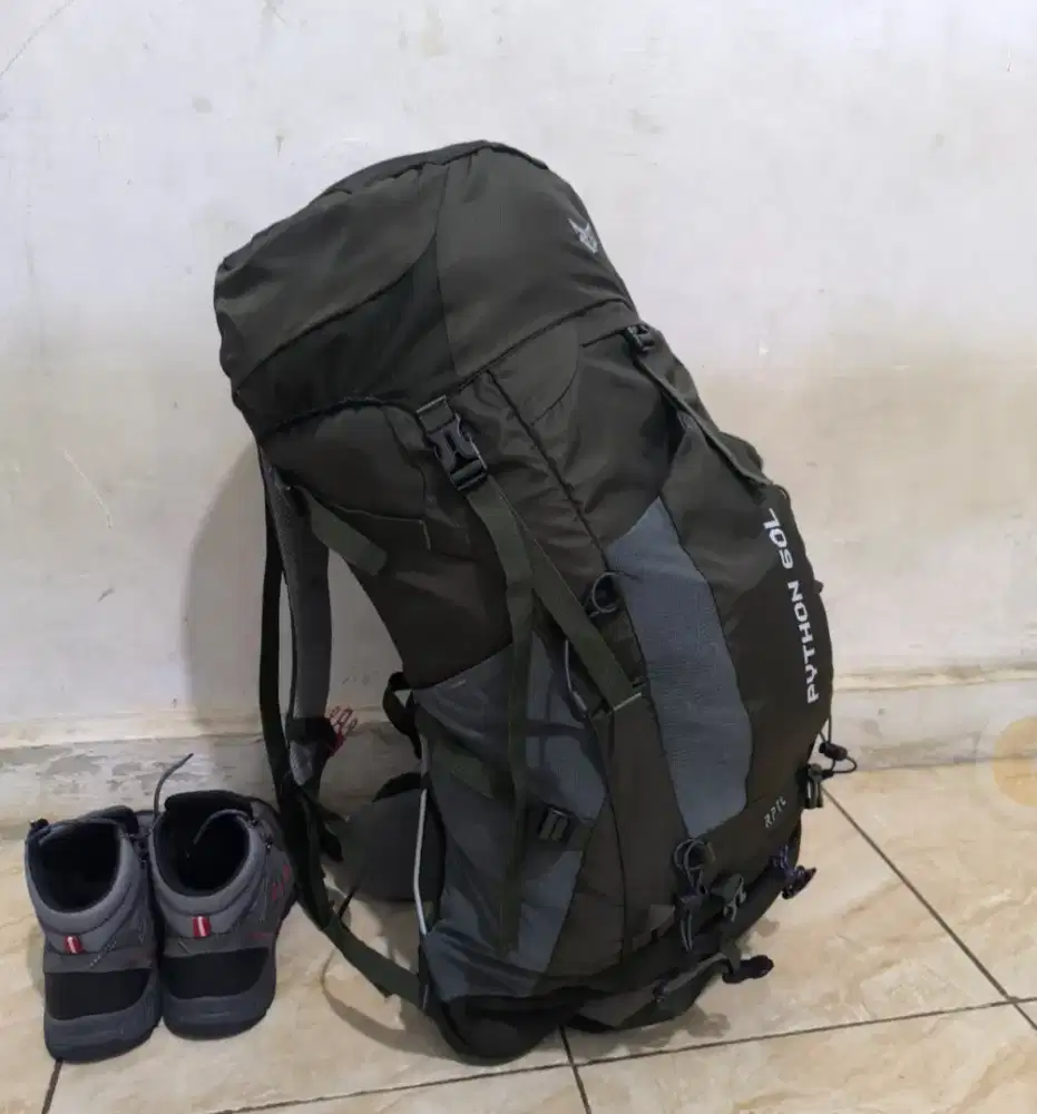 Carier reptil 60 dan sepatu rubtrak 42