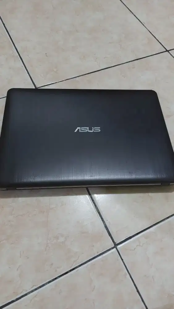 ASUS KOMPUTER LAPTOP