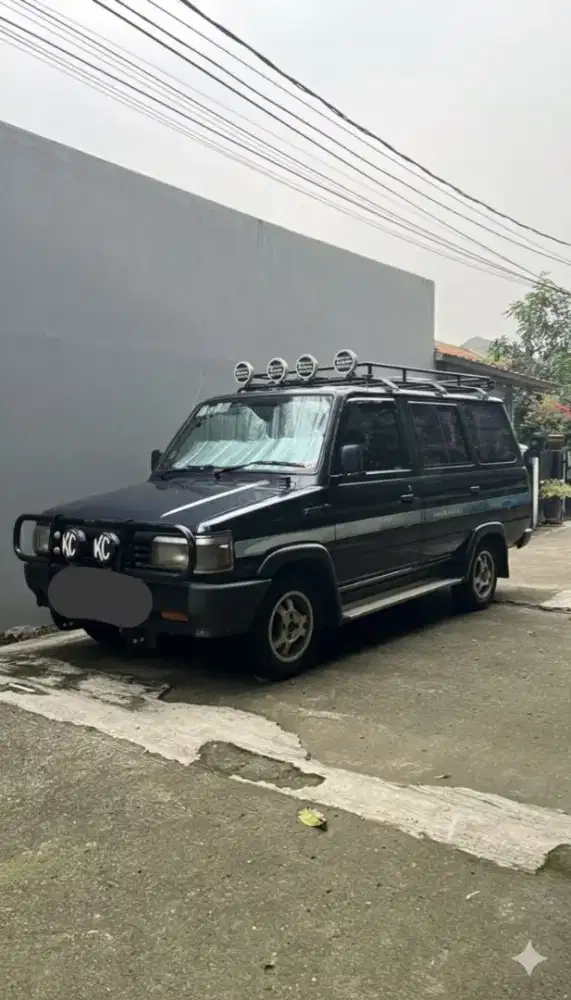 Dijual mobil keluarga tangan pertama