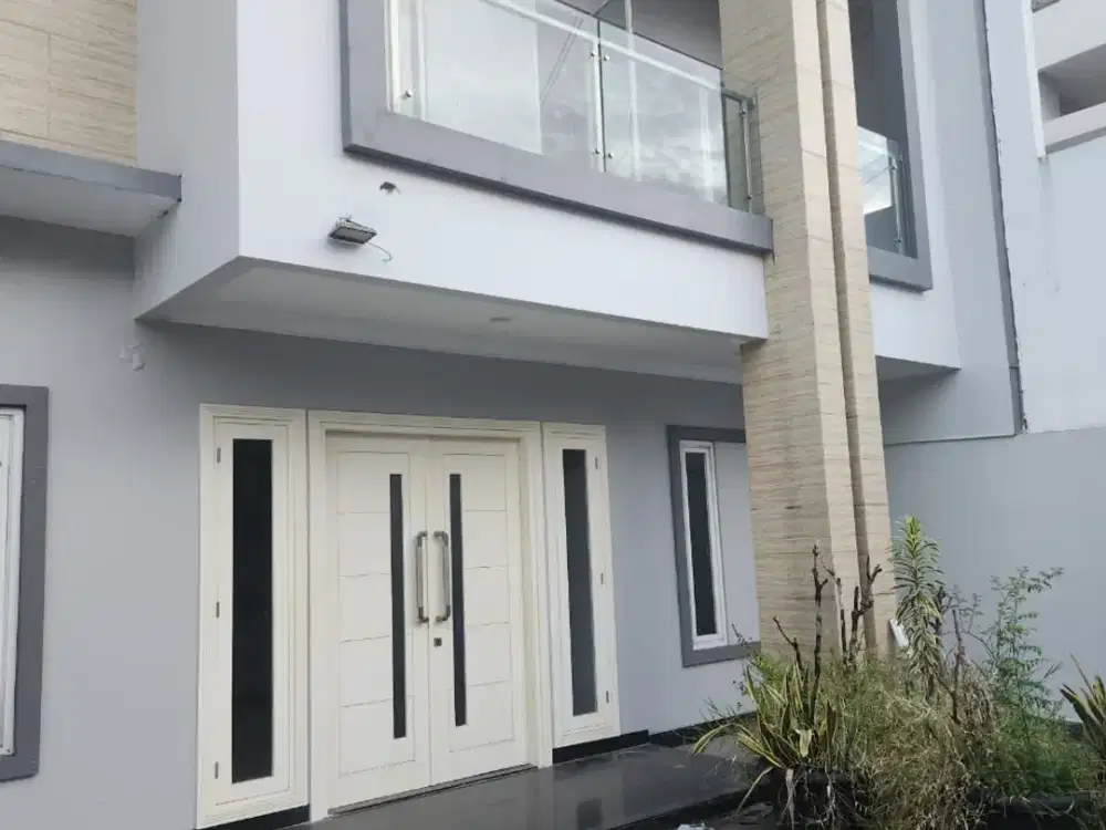 Rumah Mewah 10x25 di Taman Surya 5 - Semi Furnish Marmer Jakarta Barat