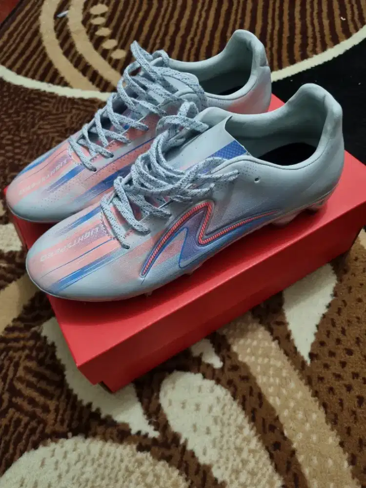 Sepatu bola specs LS reborn meta